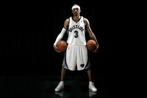 开云首页登录-广东队通过压迫防守迫使对手频繁失误，广东队反击